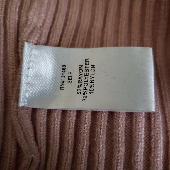 High Shoulder Turtleneck Size Small NEW! - Picture 10 of 13